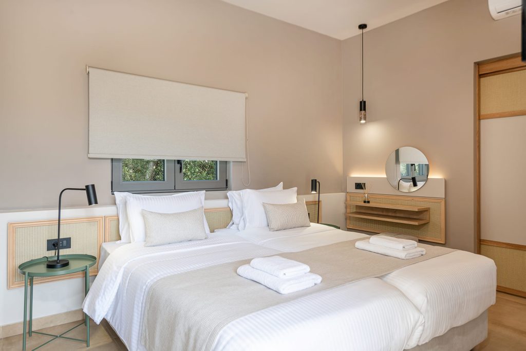 Mouses Deluxe BungalowImage